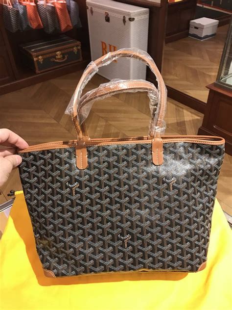 The Different Types of Totes Made by Goyard 